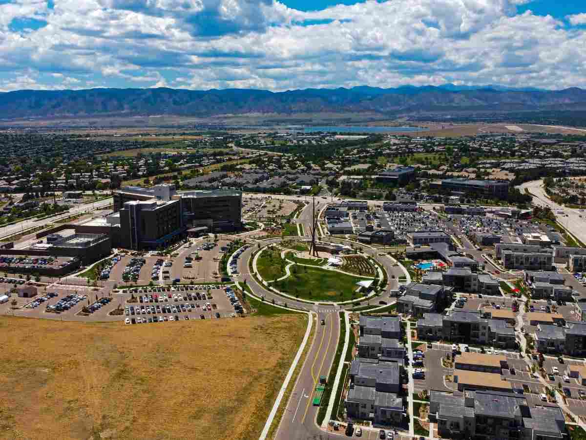 Aerial view of city for article Highlands Ranch Colorado for newcomers moving to Denver area.