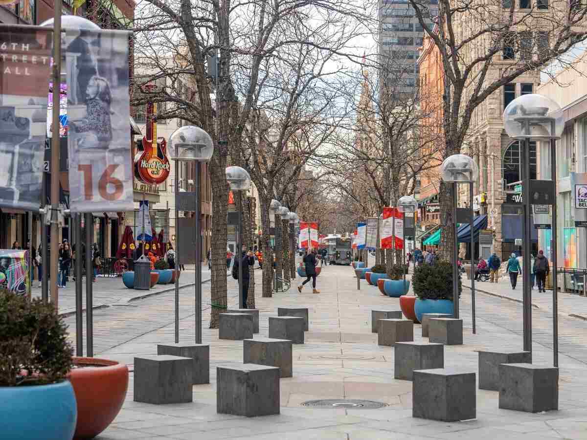 16th St Mall for article Life in Denver: What Newcomers Need to Know.