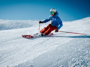 downhill skier - ski areas close to denver